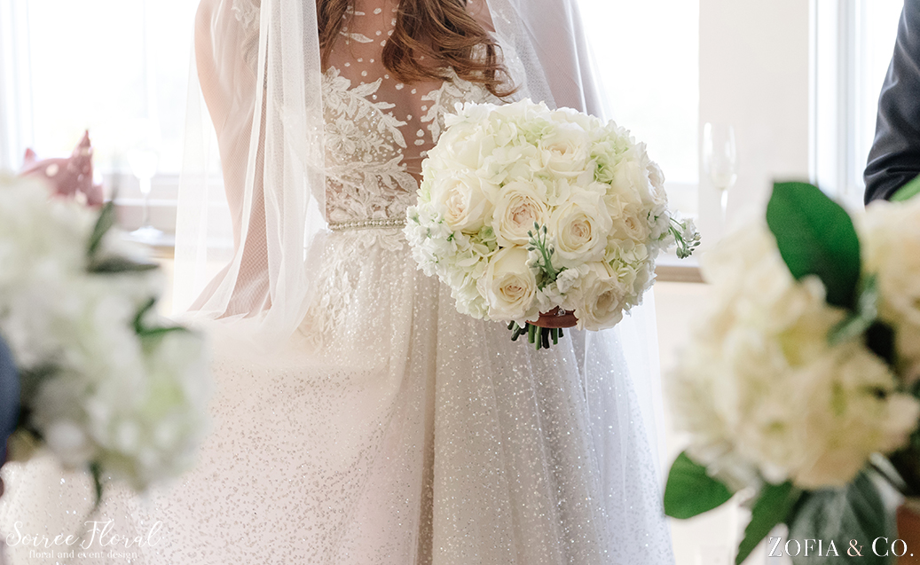 White Wedding Flowers – Nantucket Wedding – Soiree Floral – Zofia Photo 1