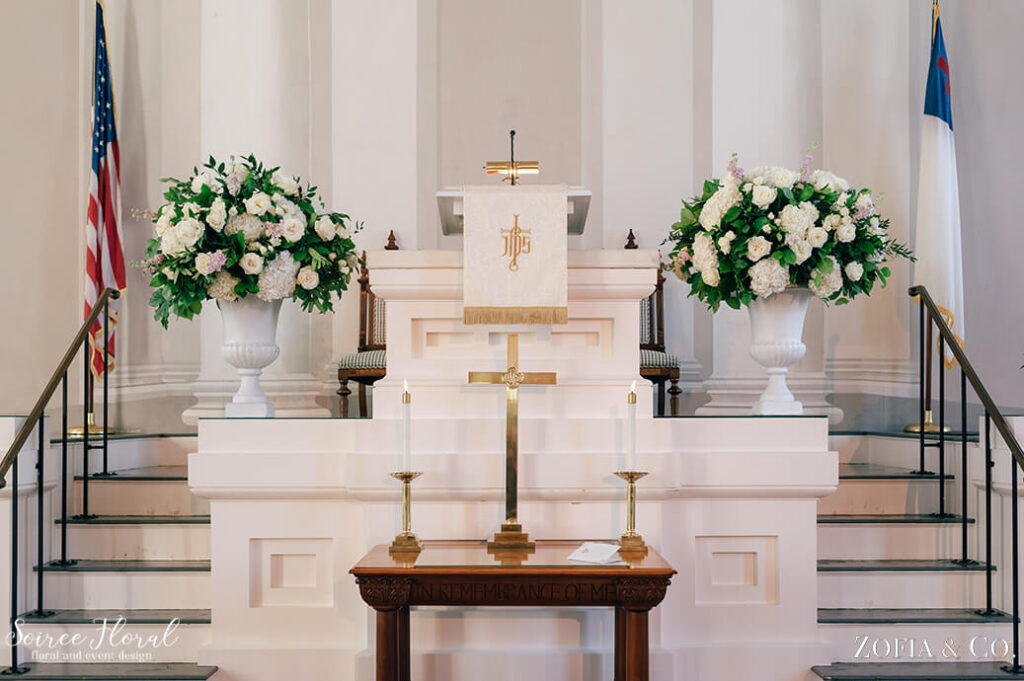 wedding alter at First Congregational Church in Nantucket