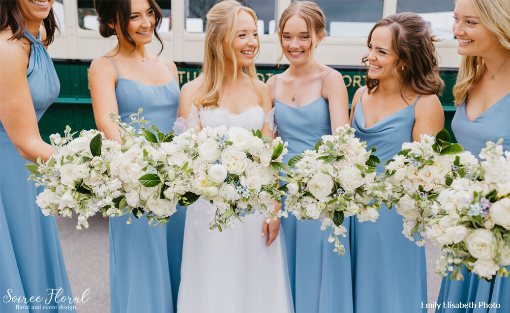 white-bridal-bouquets