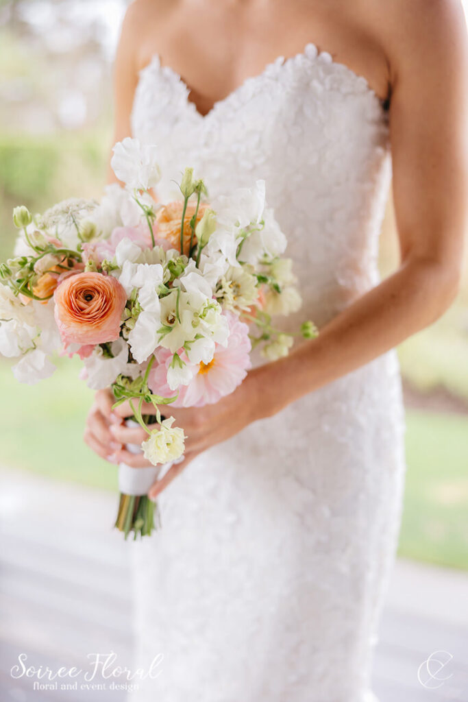 White and peach wedding bouquet